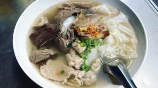 タイ麺料理【クイッティアオクイジャップ】クルクル麺タイラーメン