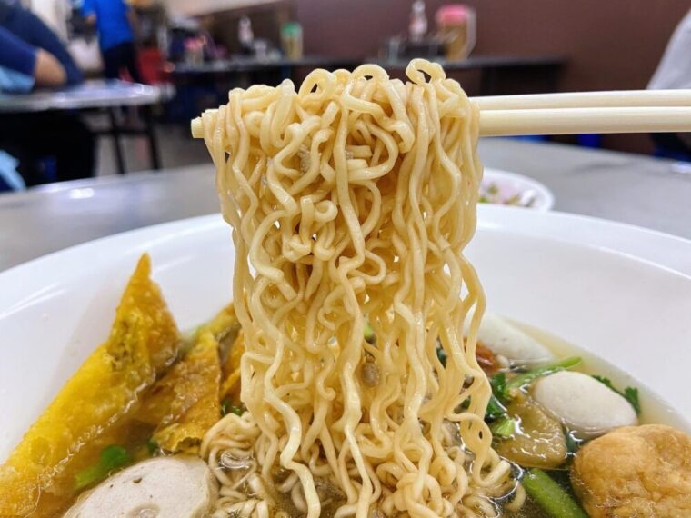 タイ麺料理【クイッティアオナムサイセンママー】ママー麺