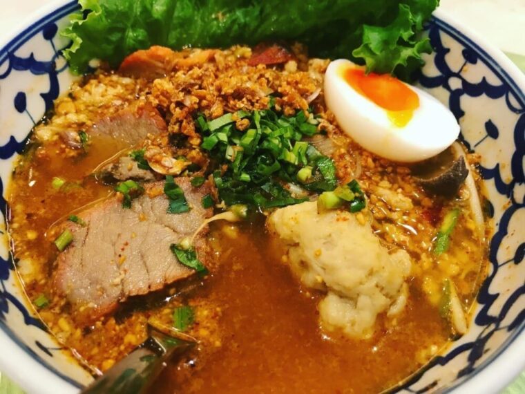 タイ麺料理【クイッティアオスコータイ】