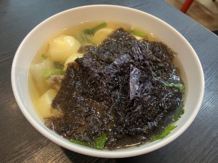 タイスープ料理【トムジューサラーイ】タイ風透明のりスープ