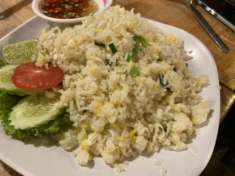 タイご飯料理【カオパットカイ】タイ風玉子チャーハン