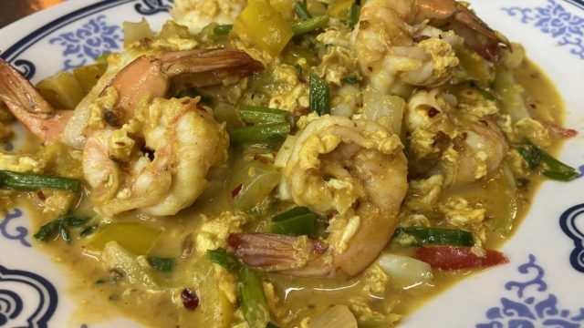 タイおかず料理【クンパッポンカリー】海老の玉子とじカレー炒め