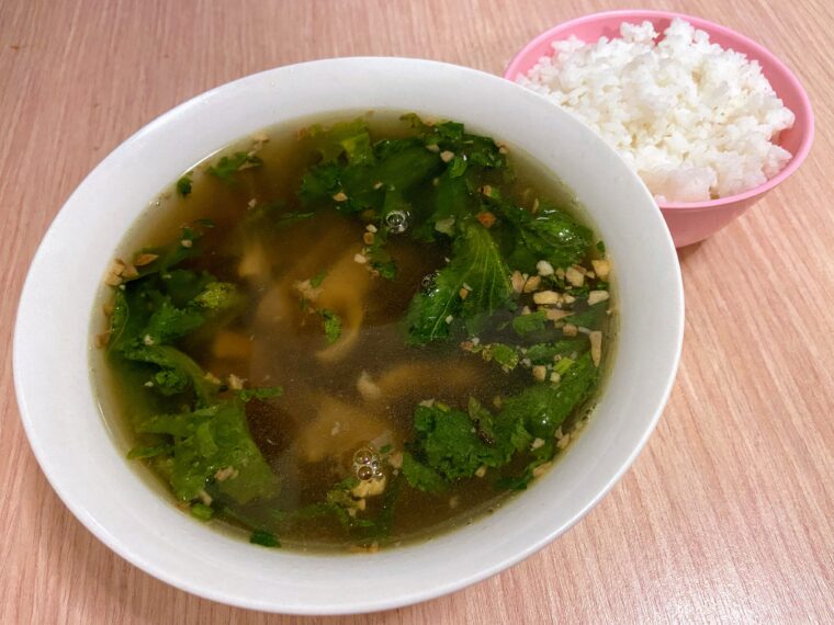 タイスープ料理【トムルアットムーとカオパオ】タイ風豚モツスープ