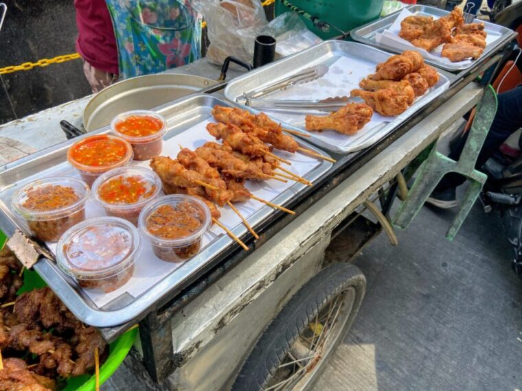 タイおかず料理【ガイトート屋台】タイ風唐揚げ