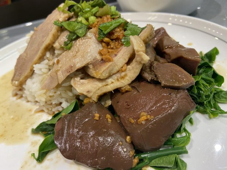 タイご飯料理【カオナーペットパロー】アヒル角煮ご飯