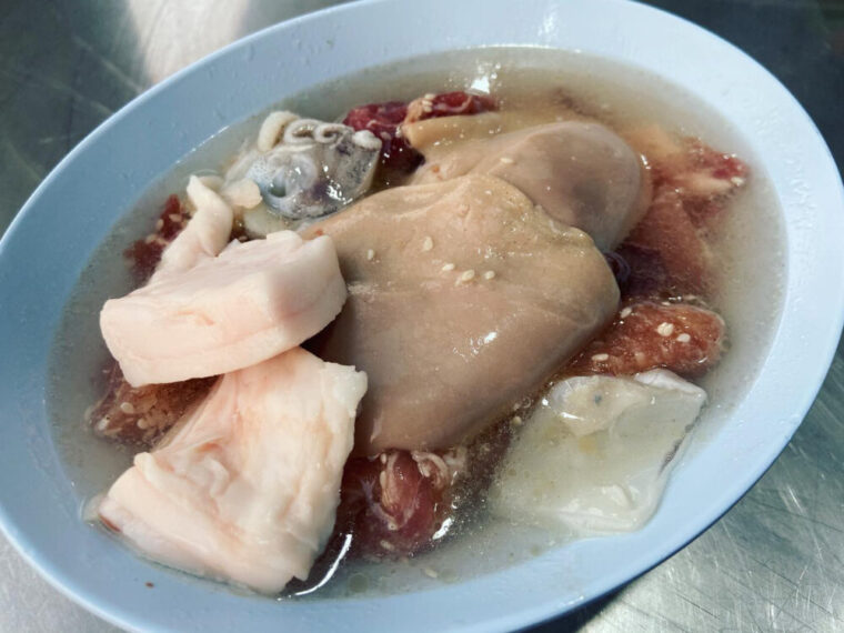 タイ鍋料理【ムーガタ鍋】タイ風焼肉しゃぶしゃぶの肉類