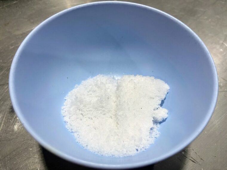 タイ鍋料理【ムーガタ鍋】タイ風焼肉しゃぶしゃぶに使う塩