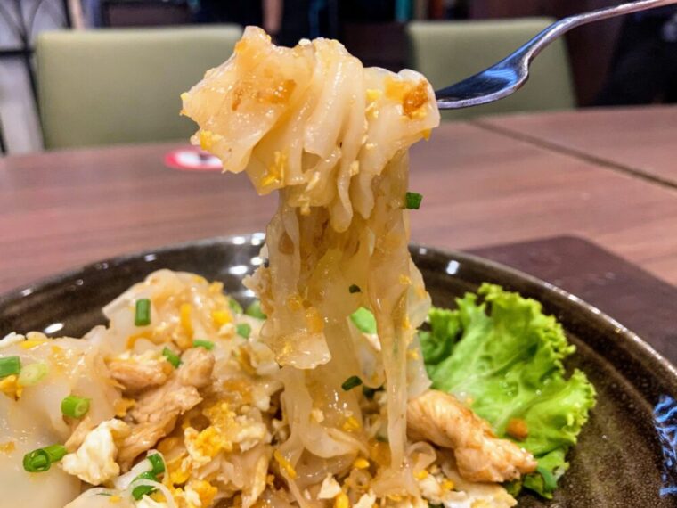 タイ麺料理【クイッティアオクアガイ】タイ風塩焼きそば