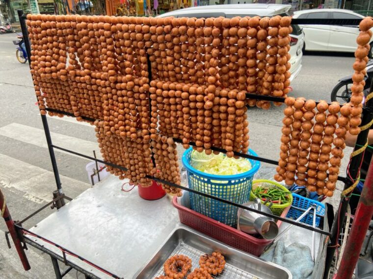 タイおかず料理【サイクロークイサーン屋台】イサーン風ソーセージ